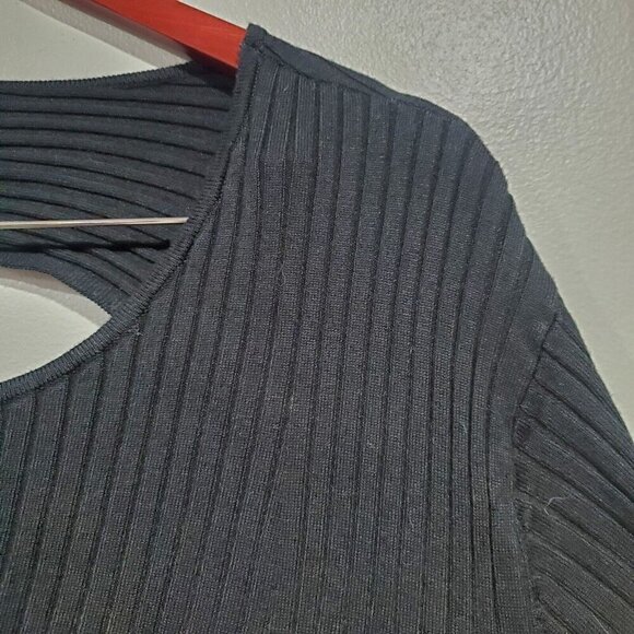 Future Collective Plus Size Black Long-Sleeved Ribbed Top Back Cut-outs Sz 4X - Picture 6 of 16